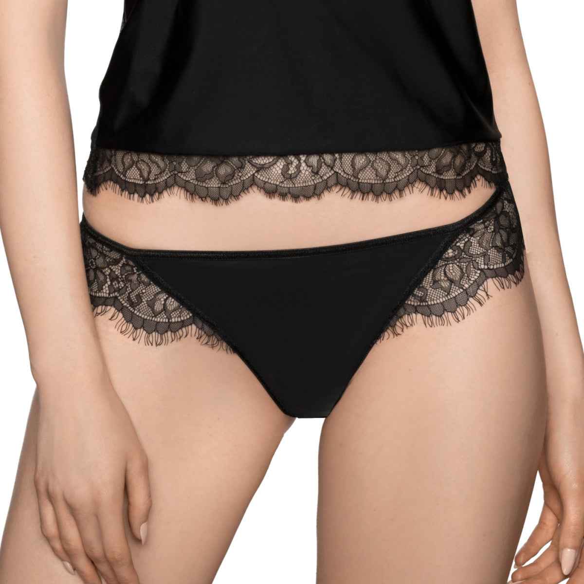 RZ Erii thong black